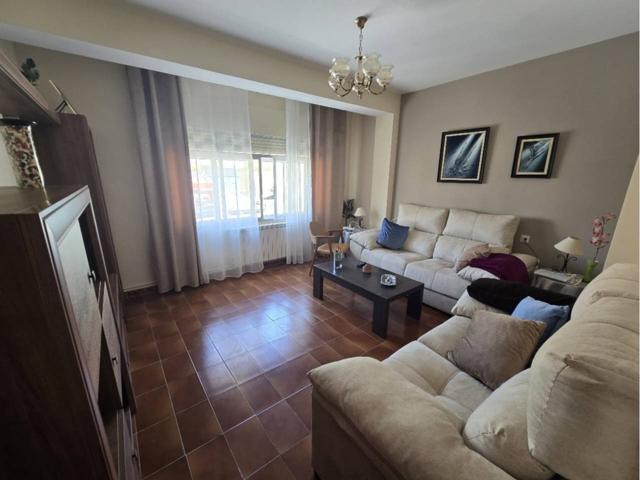 Piso de 4 Dormitorios en O Cádavo photo 0