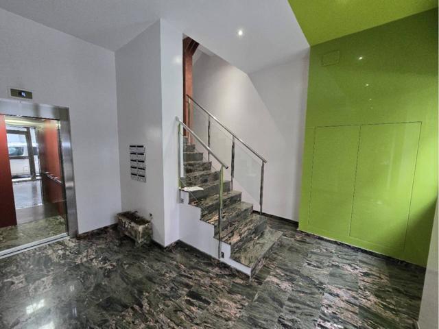 Amplio Piso con Portal renovado en Rúa da Unidade photo 0