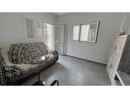 Local En venta en Santa Eulària Des Riu photo 0