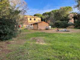 Casa “Torreón” con jardín verde, garaje cerrado y piscina cubierto. Urbanización tranquila en Santa Cristina de Aro. Re photo 0