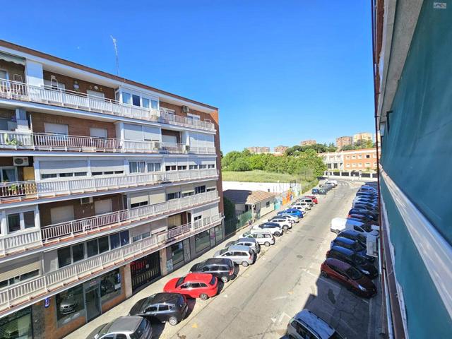 VIVIENDA DE 2 DORMITORIOS Y TERRAZA. CARABANCHEL photo 0