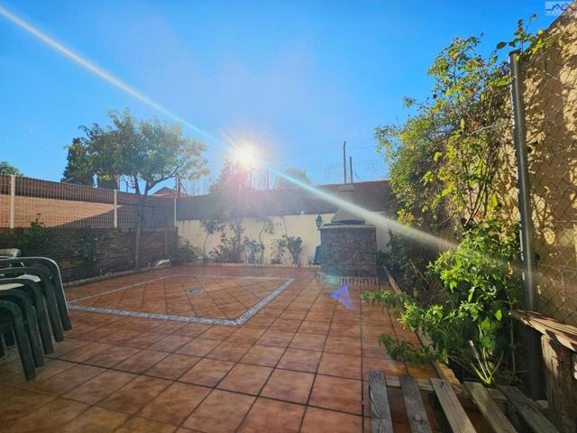 CHALET ADOSADO DE 5 DORMITORIOS. SESEÑA NUEVO. photo 0