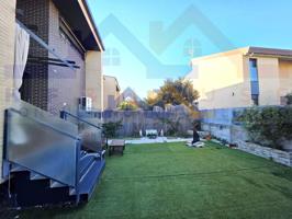 CHALET PAREADO DE 5 DORMITORIOS EN NAVALCARNERO. photo 0