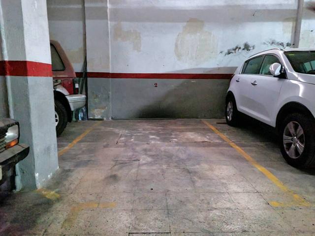 ALQUILER PLAZA DE PARKING CENTRO photo 0