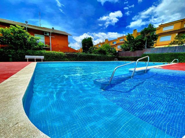 CASA ADOSADA EN SERRAPARERA CON PISCINA Y GARAJE photo 0