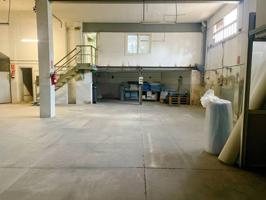 NAVE EN VENTA A 2 VIENTOS EN ZONA INDUSTRIAL. photo 0