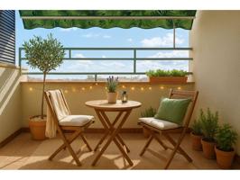 PISO SOLEADO CON BALCÓN Y ASCENSOR DE 3 HABITACIONES. photo 0