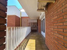 PISO REFORMADO CON ASCENSOR Y BALCON . ALQUILADO HASTA 2027 photo 0