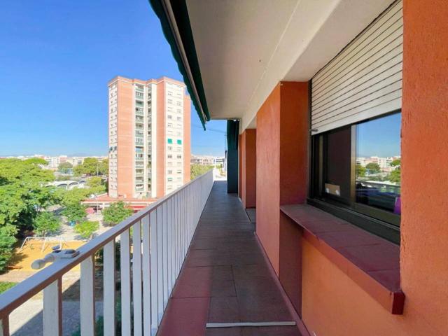 PISO DE 4 HAB ESQUINERO Y DOS BALCONES photo 0