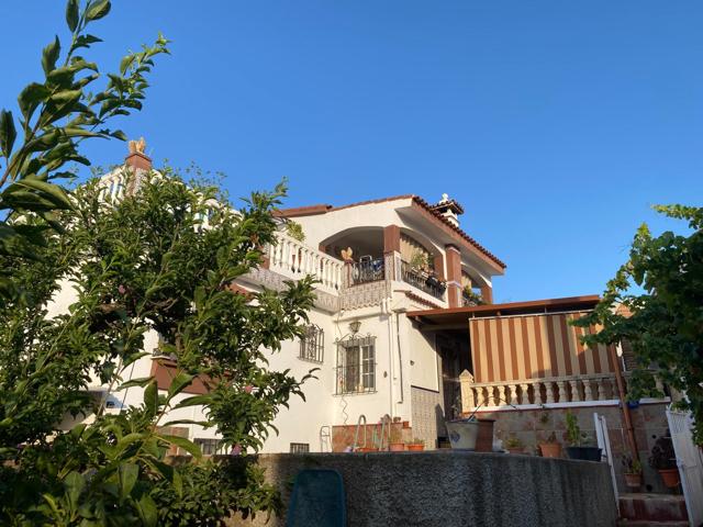 Chalet 4 dormitorios en venta - Alhaurín de la Torre photo 0