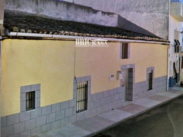 BRICKASA INMOBILIARIA les ofrece, Vivienda en Torreorgaz, consta de cuatros habitaciones, un cuarto de baño, dos salones, cocina c photo 0