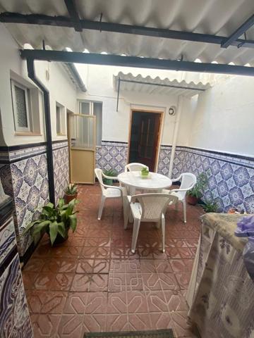 Casa en el centro de Cabra photo 0