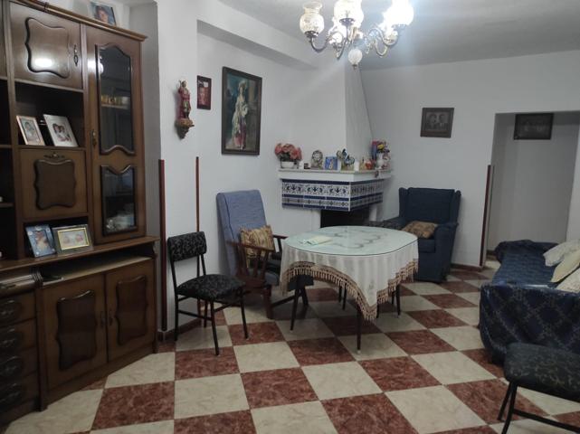 Atractiva Casa en Cabra - Ideal para Familia o Inversión photo 0