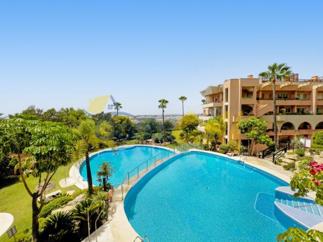 Piso En venta en Las Brisas, Marbella photo 0