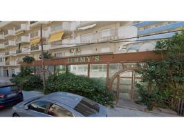 Salou. C. Priorat. Local comercial de 77m2. Incluye gran terraza y dos plazas de parking photo 0