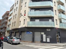 Reus. C. Monestir de Ripoll. Local comercial de aprox. 84m2 en venta ó alquiler photo 0