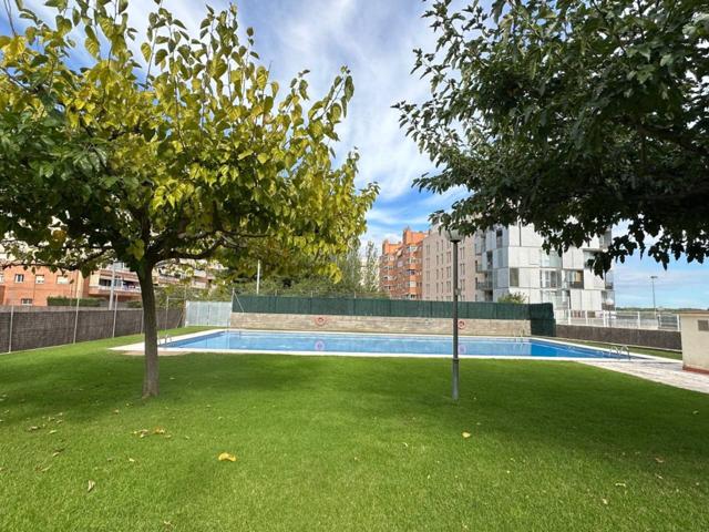 Tarragona. C. Blanca d'Anjou. Amplia vivienda de 3 hab. 2 baños. Edificio con ascensor photo 0