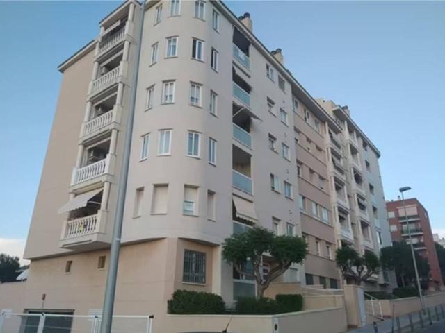 Tarragona. Sant Pere i Sant Pau. Amplia vivienda de 3 hab. 2 baños. Zona comunitaria. Piscina photo 0