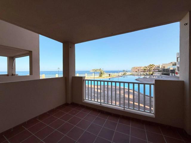 Apartamento en 1ª línea con vistas al mar photo 0