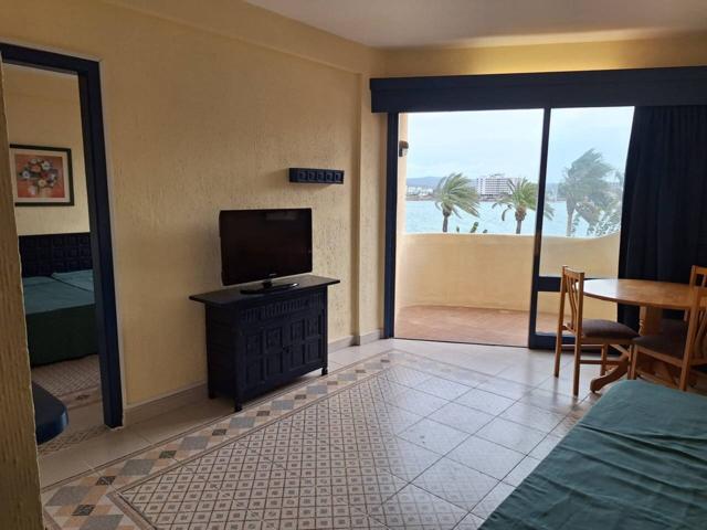 Alquiler de temporada en 1ª línea de mar en Cala de Bou photo 0