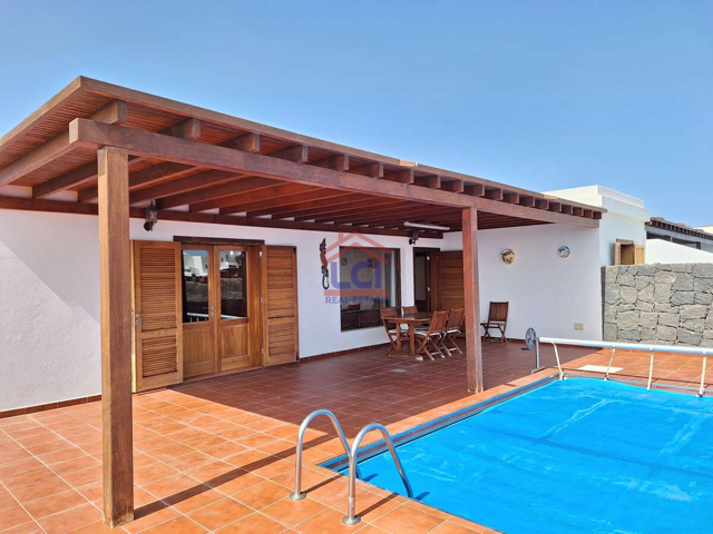 Espectacular Villa con piscina privada en Playa Blanca. Lanzarote photo 0