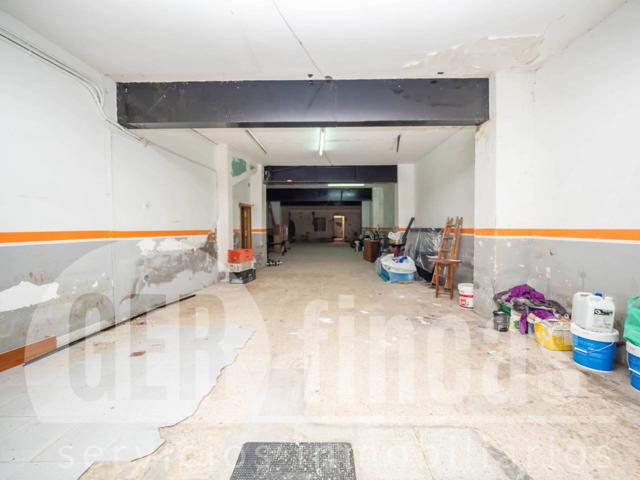 con aseo y 2 trasteros photo 0