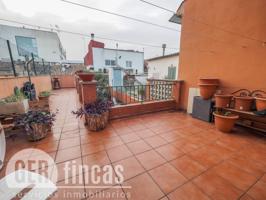 Casa con fantástico patio y terraza photo 0