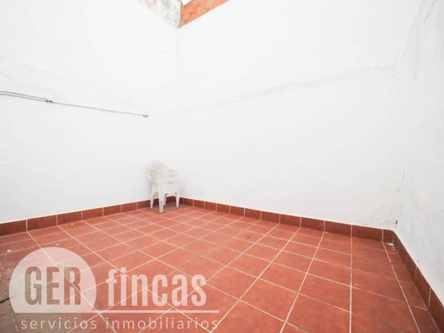 A reformar con mucho potencial y con salida de humos. photo 0