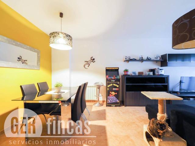 Ideal para entrar a vivir y con terraza. photo 0
