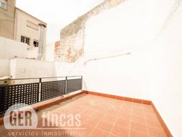 A reformar con mucho potencial y con salida de humos. photo 0