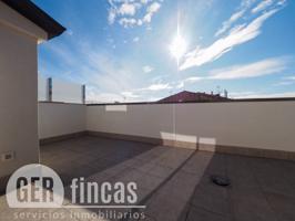 Exclusiva casa adosada en el centro photo 0