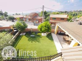 espectacular casa con jardín, oportunidad para dos familias photo 0