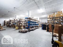 Gran local comercial de 446m² photo 0