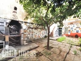 con terraza, patio con barbacoa y gran comedor photo 0