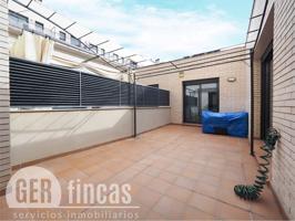 con patio, parking, trastero y zona comunitaria. photo 0