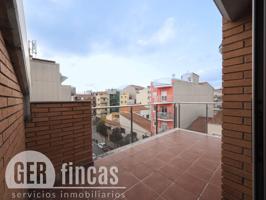 Dúplex esquinero de 4 habitaciones con terraza y trastero photo 0