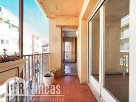 con 3 habitaciones dobles, lavadero y balcón photo 0