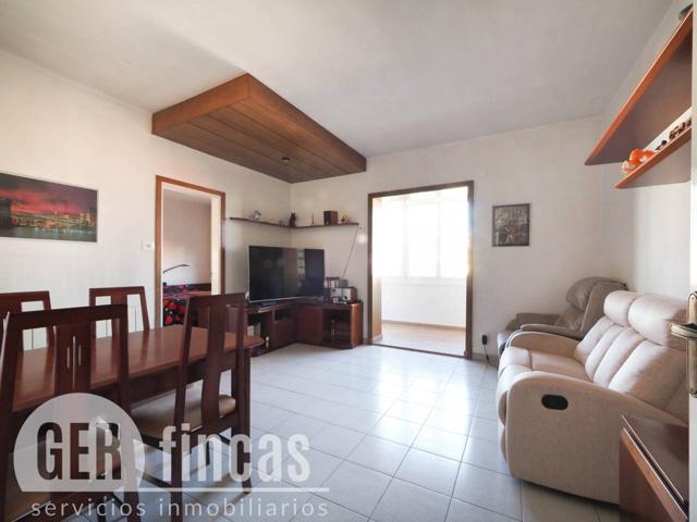 con balcón cerrado y 3 habitaciones photo 0