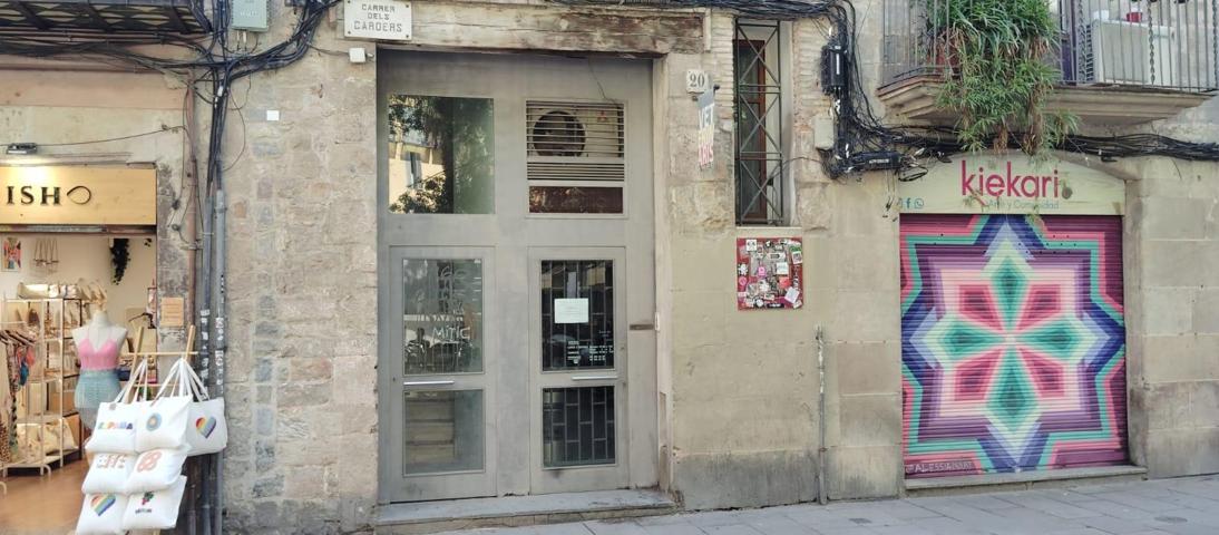 Oportunidad de Inversión: Local Comercial en el Corazón de Barcelona photo 0