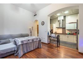 ¿Buscas primera vivienda o estás pensando en invertir? Estás de suerte, te presentamos este piso en venta cuenta con un photo 0