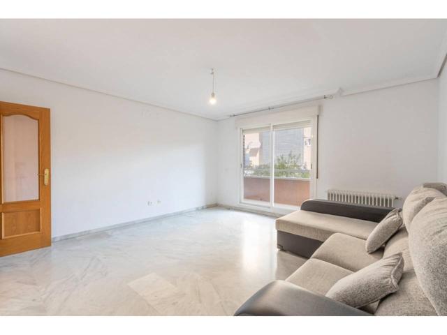 Incorporamos al mercado inmobiliario de Granada ésta pedazo de propiedad enclavada en el barrio de moda, en Periodistas, photo 0