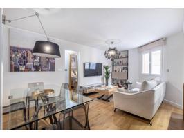 Precioso apartamento totalmente reformado con materiales de primerísima calidad. Ponemos en venta, uno de esos bombones, photo 0