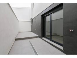 ¡¡¡Gran oportunidad de inversión!!! SacamoS a la venta una vivienda nueva a estrenar en la zona del PTS. Por su cercaní photo 0