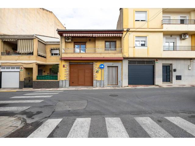 REFERENCIA 15538. ¡Gran oportunidad en el centro de Maracena!  Se vende amplia casa en Calle Madrid. 261 m² construidos photo 0