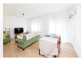 Ponemos a la venta este fantástico piso en la Avenida de Dílar, con una excelente luminosidad gracias a que todas sus es photo 0