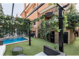 ¿Buscas un hogar que combine lujo, comodidad y en una excelente ubicación? Lo tenemos para ti. Este espectacular chalet photo 0