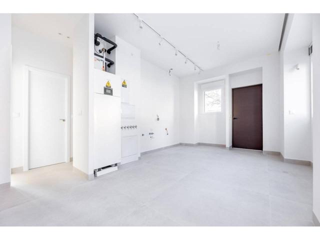 Presentamos este espectacular piso con tres dormitorios en el Granadino barrio de La Chana. Con un interior pensado y co photo 0