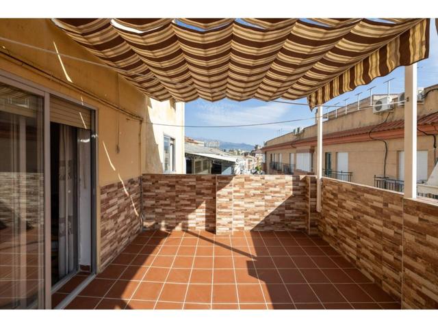 ¿LE GUSTARÍA VIVIR EN UNA PISO CON TERRAZA JUNTO AL HOSPITAL DE TRAUMATOLOGÍA? Ponemos a la venta este magnífico piso di photo 0