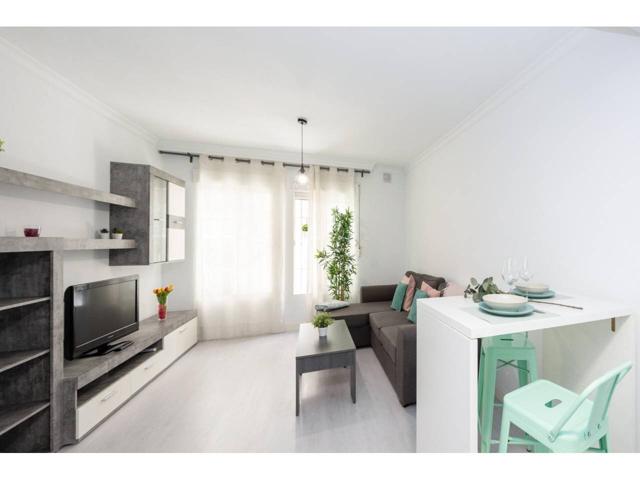 Ubicado en pleno corazón de Granada, junto a 'El Corte Inglés', este encantador apartamento de un dormitorio es ideal pa photo 0
