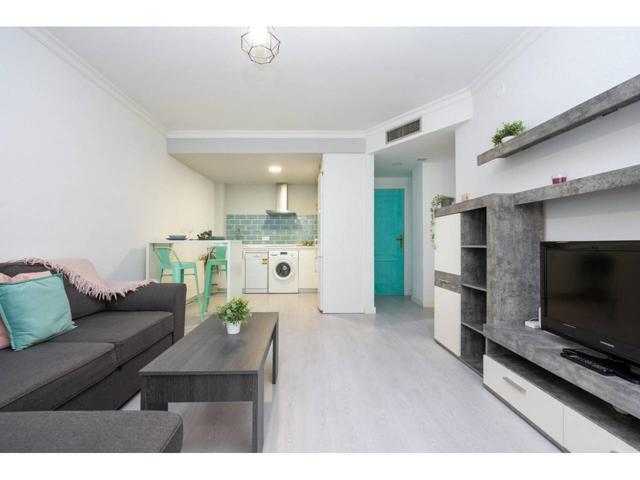 Ubicado en pleno corazón de Granada, junto a 'El Corte Inglés', este encantador apartamento de un dormitorio es ideal pa photo 0